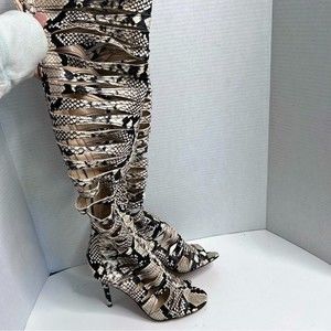 NWOT Vince Camuto Animal Print Snakeskin heels Size 5
